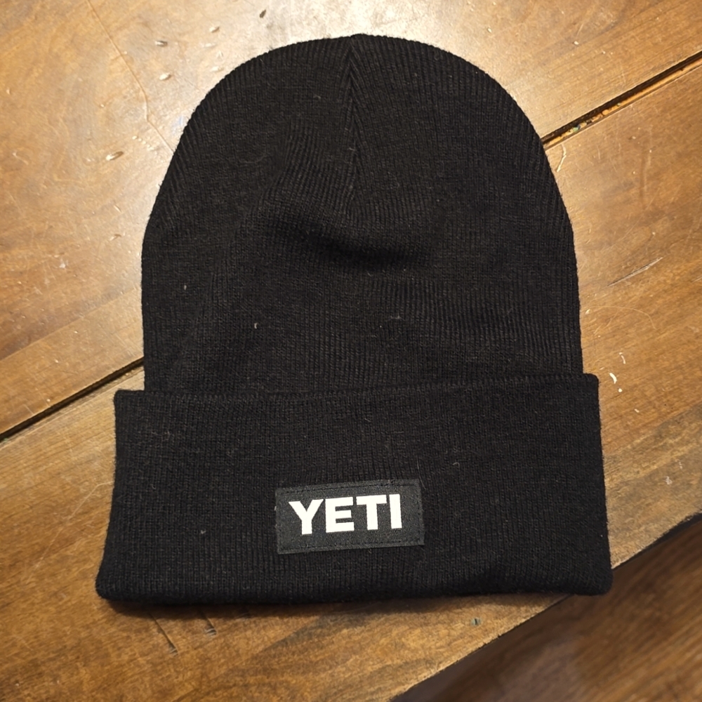 Yeti beanie